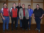 Von links: Stefan Meili, MSV Wiesen (neu GPK), Johann Willi, neu Ressort Gruppenmeisterschaft, Oliver Blatter, neues Ehrenmitglied, Präsident Peter Brägger, Richard Scherrer, Beisitzer (neu) und Daniel Klinger, Jungschützenleiter (neu). (Bilder: Franz Steiner)