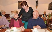 Mitorganisatorin Ruth Straub im Gespräch mit Rösli Wagner und Josef Rickenbacher. (Bild: Kathrin Meier-Gross)