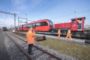 Der «Walzer» ist 58,8 Meter lang, hat 173 Sitzplätze und kostet acht Millionen Franken. (Bild: Urs Bucher)