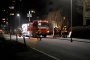 Der Brand brach in einem Mehrfamilienhaus an der Witenwisstrasse in Gossau aus. (Bild: Kapo SG)