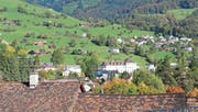 Blick von der Rathaus-Terrasse aufs Gebiet Biser-Donner-Blatten. Es liegt unmittelbar hinter dem Altstätter Spital und erstreckt sich unterhalb der Trogenerstrasse als Landstreifen in Richtung Waldpark. (Bild: Gert Bruderer)
