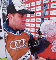 Marc Bischofberger ist der beste Skicrosser der Welt. Er hat dank zwei Siegen und weiteren zwei Podestplätzen den Gesamtweltcup und die grosse Kristallkugel gewonnen. (Bild: Screenshot SRF)