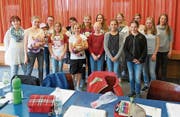Die Kursteilnehmerinnen und die Leiterin (links). (Bild: PD)