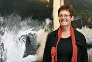 Im Rahmen von «Mini.Usstellig – Kunst im Rathaus» präsentiert Rosmarie Abderhalden derzeit ihr Schaffen. (Bilder: Anina Rütsche)