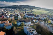 Blick über das Dorf Wittenbach: Am Donnerstag diskutieren vier Journalisten, die hier aufgewachsen sind und auswärts Karriere gemacht haben, über die "No Billag"-Initiative, (Bild: Benjamin Manser)