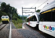 Links die alte SOB-Spur, rechts die neue, dazwischen die SBB-Gleise.