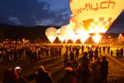 "Night Glow", eines der Highlights der Ballontage Toggenburg. (Bild: Peter Mäder)