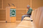 Was passiert heute Abend an der GV des FC St.Gallen im Gossauer Fürstenlandsaal? (Bild: Archiv/Samuel Schalch)