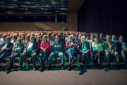Die St. Galler Kantonalbank präsentiert den Aktionärinnen und Aktionären ihre Geschäftsstrategie. (Bild: Benjamin Manser)