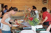 Der Bauernbrunch schmeckte den Gästen. (Bild: Patrick Dombrowski)