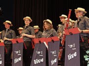 Die Musikgesellschaft Konkordia Wittenbach tritt im Oberstufenzentrum Grünau auf. (Bild: Manuela Bruhin)