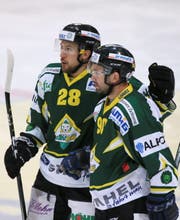 Die ausländischen Verstärkungen Mike Vaskivuo (links) und Eric Himelfarb sind zwar für zwei Tore gut, Punkte holt Hockey Thurgau mit ihnen aber vorerst nicht. (Bild: Mario Gaccioli)