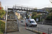 Die Passerelle im Riethüsli soll durch Lichtsignale ersetzt werden. (Bild: Tobias Hänni)