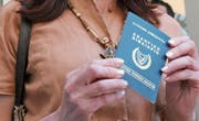 Zyprische Reisepässe sind begehrt bei Ausländern – und für die Regierung in Nikosia ein Milliardengeschäft. (Bild: Hasan Mroue/AFP)