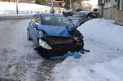 Bei der Kollision wurde das Auto beschädigt, aber niemand verletzt. (Bild: Kapo AR)