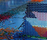 Häggenschwil - Teenager Daniel Huwiler und Jonas Oswald stellen in Häggenschwil einen Domino Weltrekord mit 40000 Steinen auf (Bild: (Ralph Ribi))