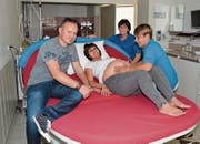 Fernando und Lena Garcia, hier noch beim Untersuch, sind mittlerweile zum dritten Mal glückliche Eltern geworden. Nach Sohn Joan und Tochter Zoé gab es jetzt erneut ein Mädchen mit Namen Estelle. (Bilder: Beat Lanzendorfer)