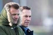 Andreas Wittwers nackte Waden stehen im krassen Gegensatz zu den dick eingehüllten Zuschauern. (Bild: Benjamin Manser)
