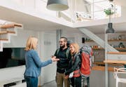Einige Mieter nutzen Airbnb, um mit ihren Wohnungen Geschäfte zu machen. (Bild: Getty)
