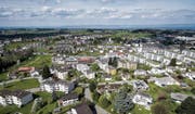 Im Gebiet Oberwiesen in Wittenbach wird seit Anfang März gebaut. Auf der Baustelle werden verschiedene Teilprojekte gleich auf einen Schlag realisiert. (Bild: Michel Canonica)