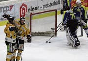 SCR-Captain Sascha Moser (2. von links) feiert sein erstes Tor als Vater. (Bild: Sepp Schmitter)