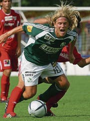 Bruno Sutter hat heute seine Haare streng nach hinten frisiert. (Bild: Monika Flückiger, KEY (Thun, 22. August 2004))