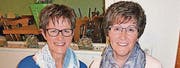 Armella Zäch (l.) und Gertrud Stieger wurden für ihre langjährige Mitgliedschaft geehrt. (Bild: pd)