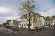 Beim partizipativen Planungsprozess geht es auch, aber nicht nur um die letzten alten Häuser an der Lagerstrasse. Sie gehören der Stadt. (Bild: Urs Bucher)