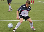 Peter Eugster in einem Vorbereitungsspiel 2004, kurz nach seiner Rückkehr nach Herisau. (Bild: pf)