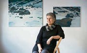 Claudia Züllig vor ihren Stein-, Fels- und Berglandschaften. (Bild: Urs Jaudas)