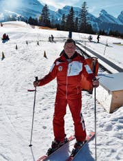 Die Helmpflicht gilt auch beim Förderband. Jack Maurer hat ihn ausschliesslich für das Foto weggelassen. (Bild: Timon Kobelt)