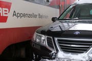 Der Autofahrer entfernte sich von der Unfallstelle, ohne sich um den Schaden zu kümmern. (Bild: Stapo SG)