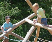 Auch die Kletterburg ist bei den Kindern sehr beliebt. (Bild: Markus Schildknecht)