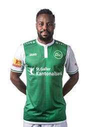 Nzuzi Toko im neuen Heimtrikot des FCSG für die in Kürze startende Saison. (Bild: PD)