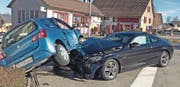 Nach Zusammenstoss auf Kreuzung leicht verletzt (Bild: Kapo)