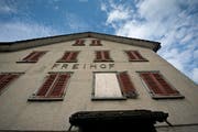 Der "Freihof" ist für viele Mörschwiler längst zum Schandfleck verkommen. (Bild: Michel Canonica)