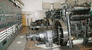 Die drei riesigen Sulzer-Dieselgeneratoren zur Stromerzeugung in der Festung Furggels. (Bilder: Jerry Gadient)