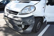 Der Fahrer des Lieferwagens war in einem fahrunfähigen Zustand auf der Autobahn unterwegs. (Bild: Kapo SG)