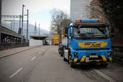 Am Lastwagen enstand ein Sachschaden. (Bild: Stapo SG)
