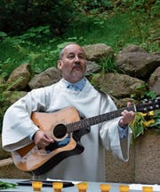 Spricht die Sprache der Musik: Rolf Dittli, der neue Jugendseelsorger, ist in Altdorf aufgewachsen und arbeitete die letzten 16 Jahre in Buttikon (SZ). (Bild: Beatrice Bollhalder)