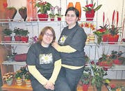 Stolze Geschäftsinhaberinnen: Monika Gähler (links) und Karin Vorbeck haben zusammen das «Gänseblüemli» eröffnet. (Bild: ste)