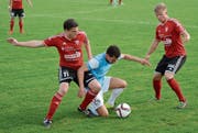Bazenheid, links Captain Dejan Baumann, rechts Sven Düring, dürfte am Samstag im Spitzenkampf auswärts bei Calcio Kreuzlingen so richtig gefordert werden. Das Bild entstand beim hart erkämpften 3:2-Erfolg in der Vorrunde. (Bild: Beat Lanzendorfer)