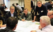 Die Teilnehmer der Agglokonferenz diskutierten das Zukunftsbild auch in einzelnen Gruppen. (Bild: pd)