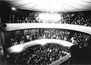 Volle Ränge im alten Theater kurz vor der Schliessung im Jahr 1968.