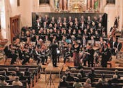 Dem Chorleiter Karl Hardegger gelang es, Orchester, Solisten und Chor zu einem Gesamtkunstwerk zusammenzuführen. (Bild: Max Pflüger)