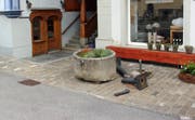 Der Schaden am Brunnen ist beträchtlich. (Bild: Kapo AI)