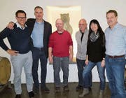 Ein Teil des neuen GVV-Vorstandes (v. l.): Gino-Enrico Kaufmann (neuer Präsident), Heiko Rosenbohm (bisheriger Präsident), Urs Manzoni (Bauchef), Bernhard Hinz (Finanzchef), Sabine Bordasch (Revisorin II) und Christian Siegrist (Gemeindevertreter und Vizepräsident). (Bild: pd)