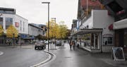 An der Bahnhofstrasse im Zentrum von Wattwil haben sich zahlreiche kleine Betriebe etabliert. (Bild: Urs M. Hemm)