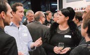 Beim Apéro: Thomas König und Sonay Grabher.