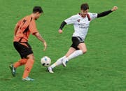 Auch nach dem Anschlusstreffer zum 4:3 kamen die Bazenheider (weiss) kaum je in Bedrängnis. (Bild: Beat Lanzendorfer)